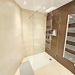 Apartamento Warm&bright 1br Flat With Terrace And Parking