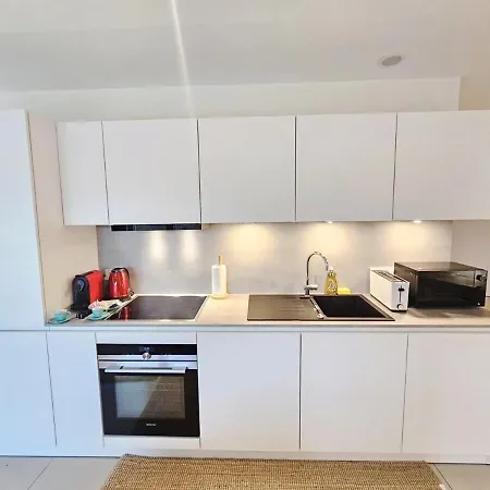 Lejlighed Warm&bright 1br Flat With Terrace And Parking *