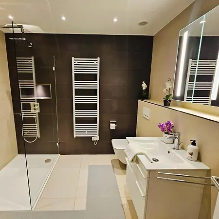 Lejlighed Warm&bright 1br Flat With Terrace And Parking *