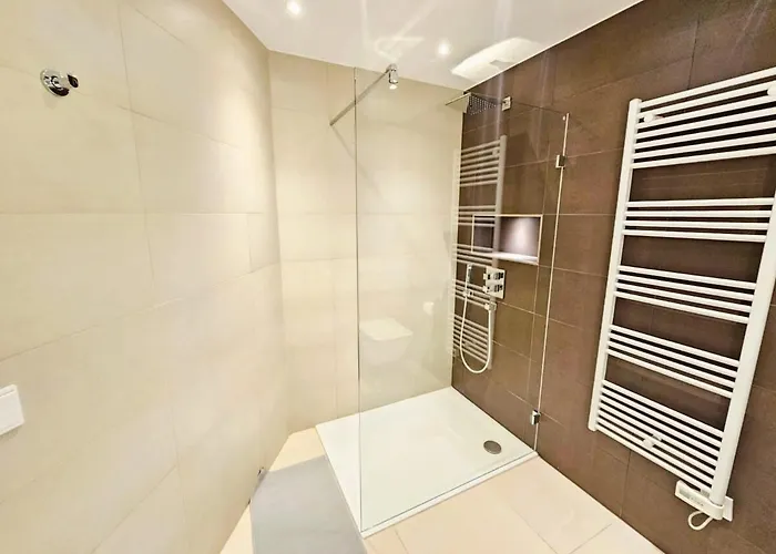 아파트 Warm&bright 1br Flat With Terrace And Parking