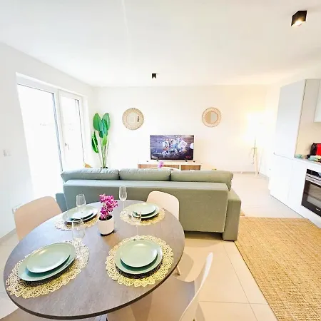 Warm&bright 1br Flat With Terrace And Parking Lucembursko